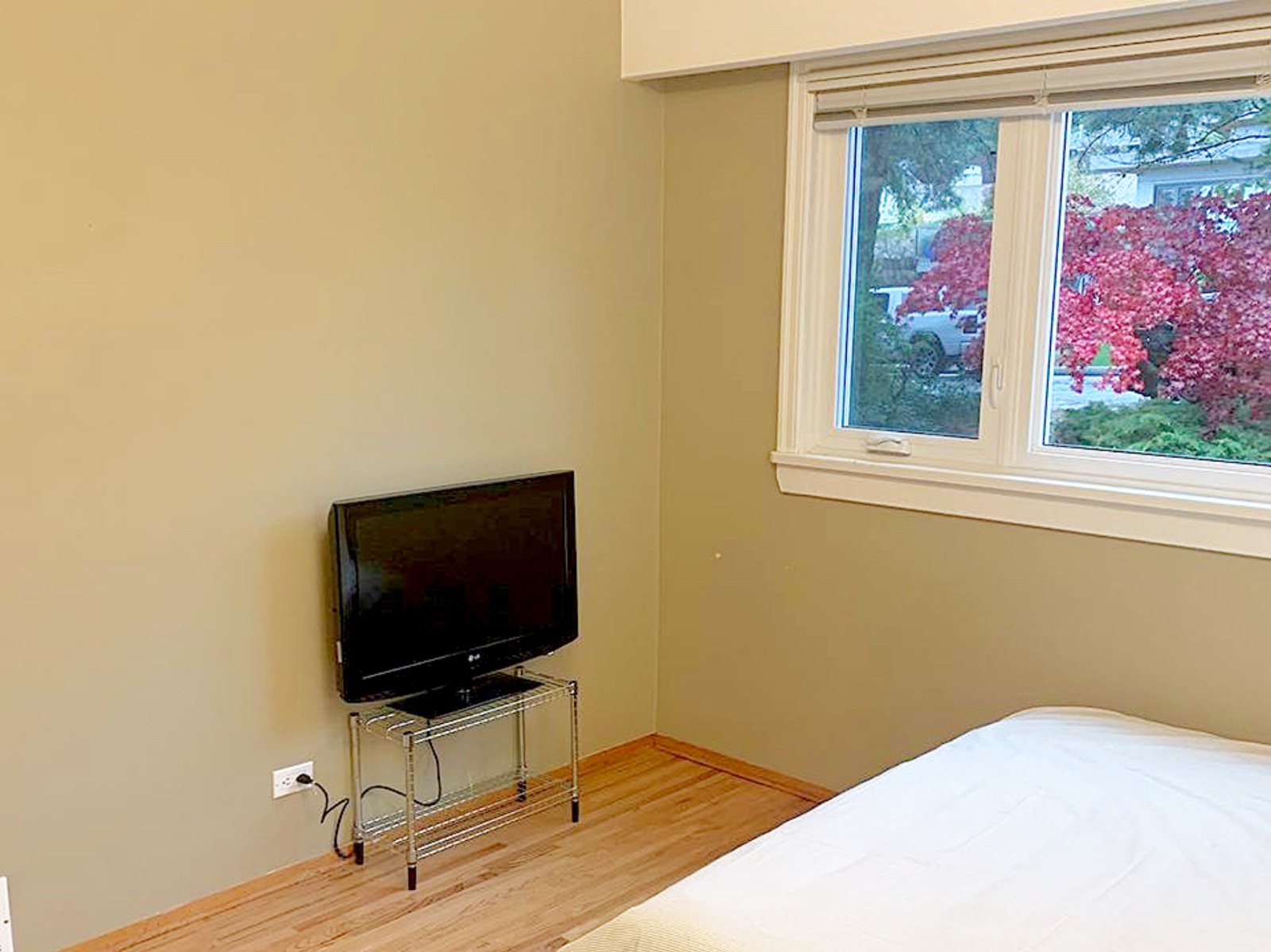 Room in House for Rent - 753 Blythwood Dr, North Vancouver District, BC 2